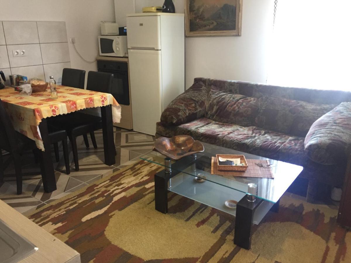 Villa Casa Rustica Cu Terasa Mediaş Esterno foto